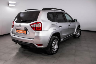 Nissan Terrano 1.6 MT (114 л. с.) Comfort