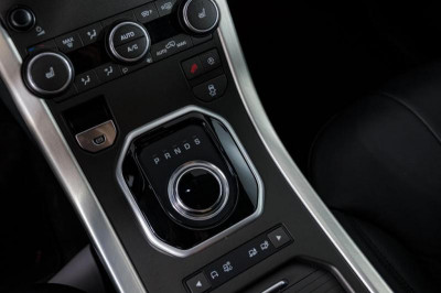 Land Rover Range Rover Evoque 2.0 TD4 AT AWD (150 л. с.) SE