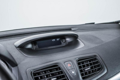 Renault Megane 1.6 AT (106 л. с.)