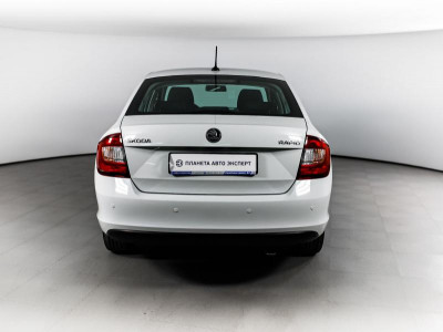 ŠKODA RAPID 1.6 AT (110 л. с.)