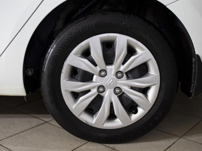 Hyundai Solaris 1.4 AT (100 л.с.)