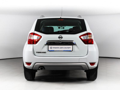 Nissan Terrano 2.0 AT AWD (143 л. с.)
