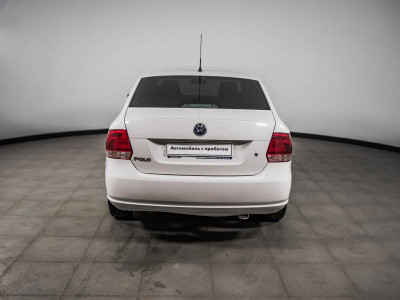Volkswagen Polo 1.6 MT (105 л. с.)