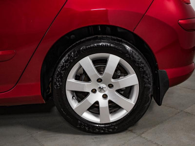 Peugeot 308 1.6 VTi AT (120 л. с.)