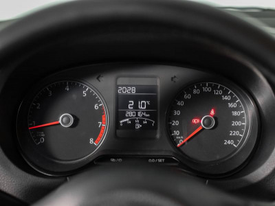 Volkswagen Polo 1.6 MT (105 л. с.)