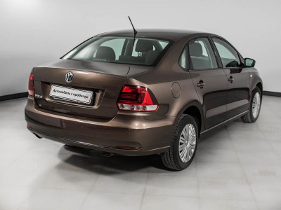 Volkswagen Polo 1.6 MPI MT (110 л. с.)
