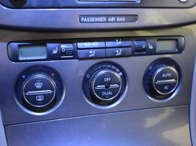Volkswagen Passat 1.9 TDI BlueMotion MT (105 л. с.)
