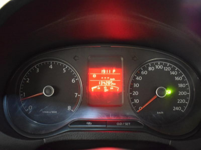 Volkswagen Polo 1.6 Tiptronic (105 л. с.)