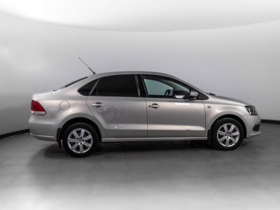 Volkswagen Polo 1.6 Tiptronic (105 л. с.)