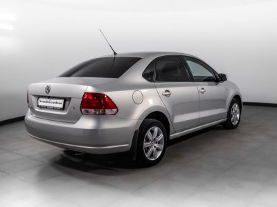 Volkswagen Polo 1.6 Tiptronic (105 л. с.)