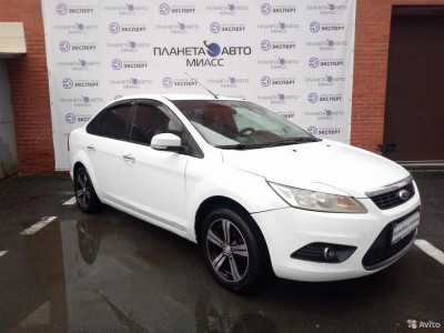 Ford Focus 1.6 MT (101 л. с.)