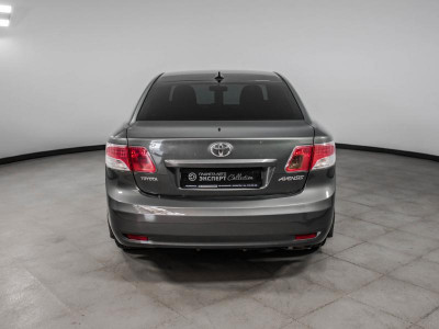 Toyota Avensis 1.8 MT (147 л. с.)
