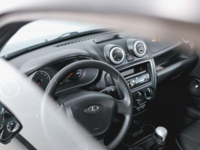 LADA Granta лифтбек 1.6 8кл MT (87 л. с.)