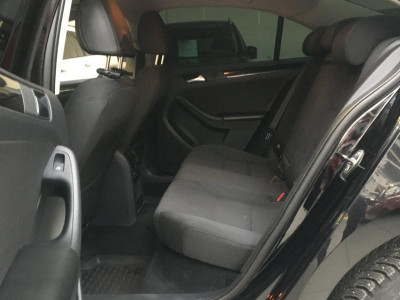 Volkswagen Jetta 1.4 TSI DSG (122 л. с.)