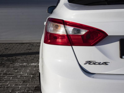 Ford Focus 1.6 PowerShift (105 л. с.)
