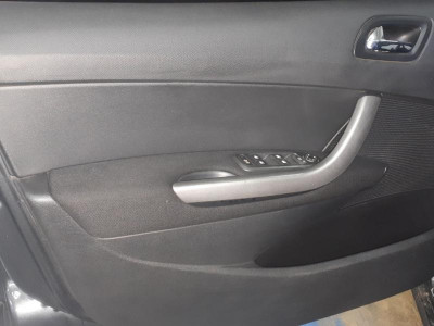 Peugeot 308 1.6 VTi MT (120 л. с.)
