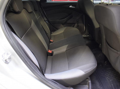 Ford Focus 1.6 MT (105 л. с.)