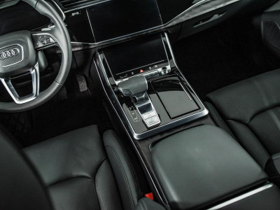 Audi Q8 55 TFSI Tiptronic quattro (340 л.с.)