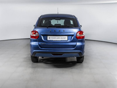 LADA Новая Granta хетчбэк 1.6 MT 16кл (106 л. с.)