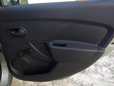Renault Sandero 1.6 MT (113 л. с.)