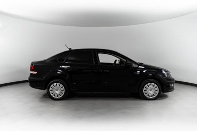 Volkswagen Polo 1.6 MPI MT (110 л. с.)