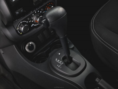 Renault Duster 2.0 AT 4x4 (143 л. с.)