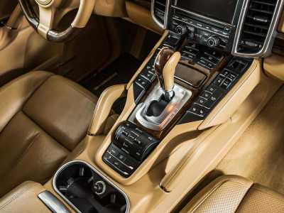 Porsche Cayenne S 4.8 Tiptronic AWD (400 л. с.)
