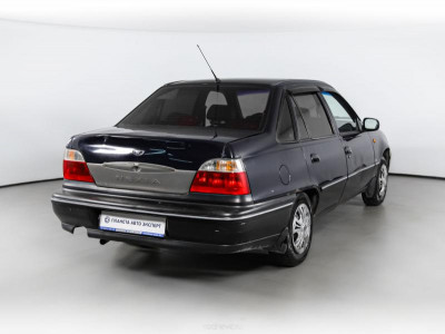 Daewoo Nexia 1.5 MT (75 л. с.)