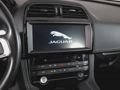 Jaguar F-Pace 3.0 D AT AWD (300 л.с.)