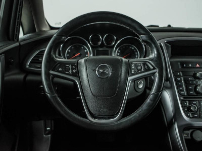 Opel Astra 1.4 Turbo AT (140 л. с.)