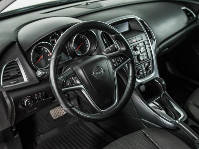 Opel Astra GTC 1.4 Turbo AT (140 л. с.)