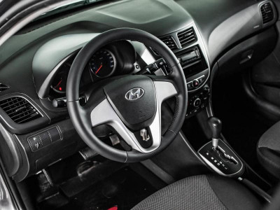 Hyundai Solaris 1.6 AT (123 л. с.)
