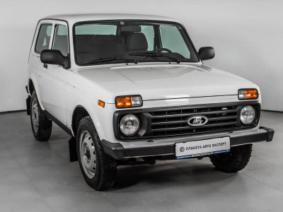 LADA 4x4 3 дв. 1.7 MT 8 кл. (Евро-4) (83 л. с.)