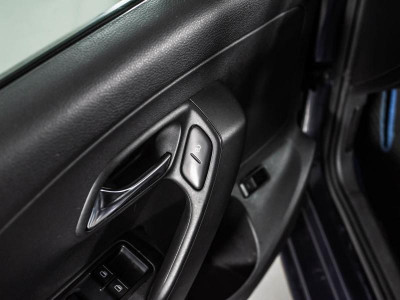 Volkswagen Polo 1.6 MT (105 л. с.)