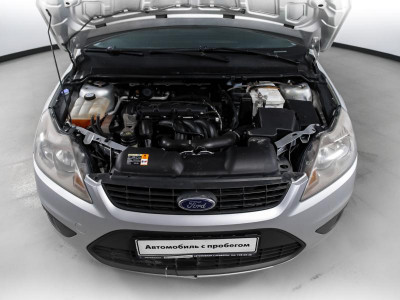 Ford Focus 1.6 MT (101 л. с.)