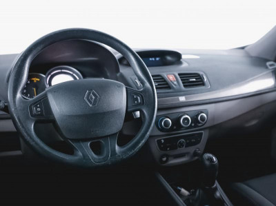 Renault Megane 1.5 dCi MT (85 л. с.)