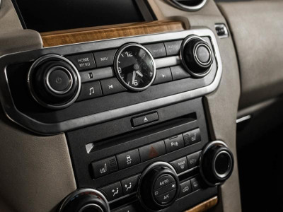 Land Rover Discovery 3.0 TD AT (245 л. с.)