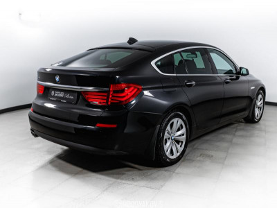 BMW 5 серия 530d xDrive AT (258 л. с.)