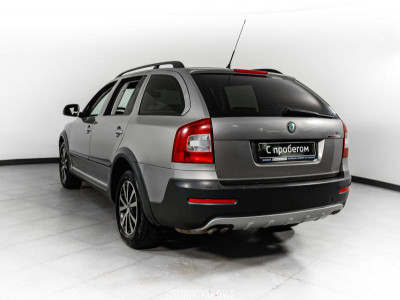 ŠKODA Octavia 1.8 TSI MT (152 л. с.)