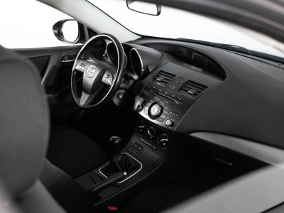 Mazda 3 1.6 MT (105 л. с.)