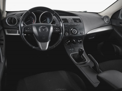 Mazda 3 1.6 MT (105 л. с.)