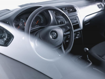 Volkswagen Polo 1.6 MPI MT (90 л. с.)
