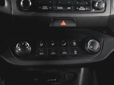 Kia Sportage 2.0 AT (150 л. с.)