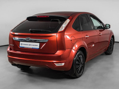 Ford Focus 1.6 MT (101 л. с.)