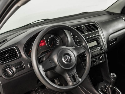 Volkswagen Polo 1.6 MT (105 л. с.)