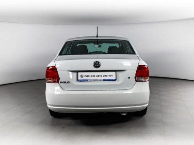 Volkswagen Polo 1.6 MT (105 л. с.)