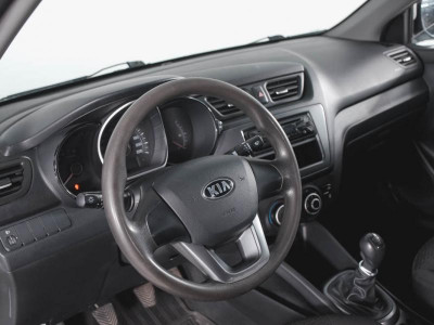 Kia Rio 1.4 MT (107 л. с.)