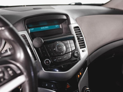 Chevrolet Cruze 1.8 MT (141 л. с.)