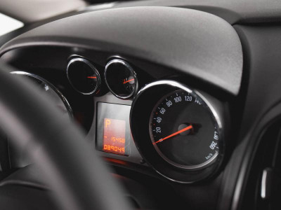 Opel Astra 1.6 AT (115 л. с.)