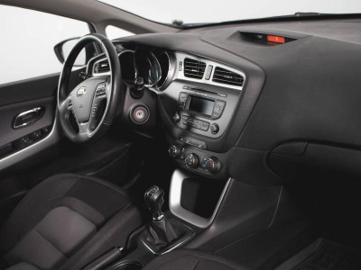 Kia Ceed 1.6 MT (129 л. с.)